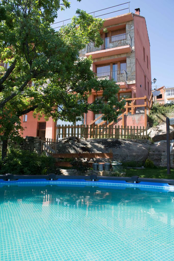 Piscina en el jardín