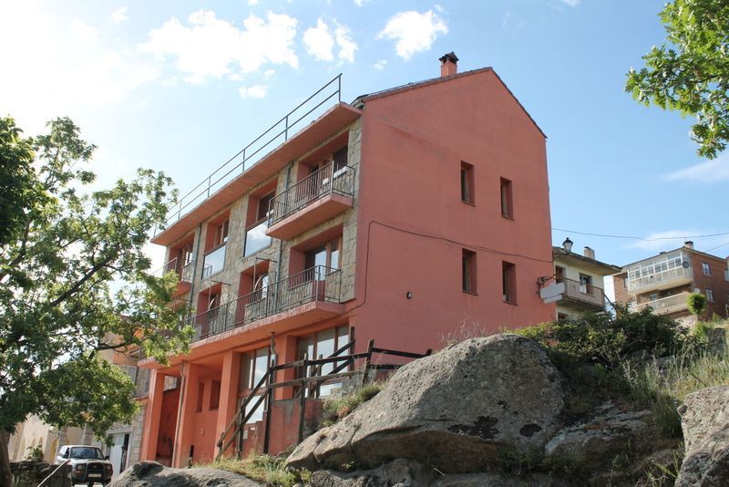 Exterior de Hoyo de los Lobos
